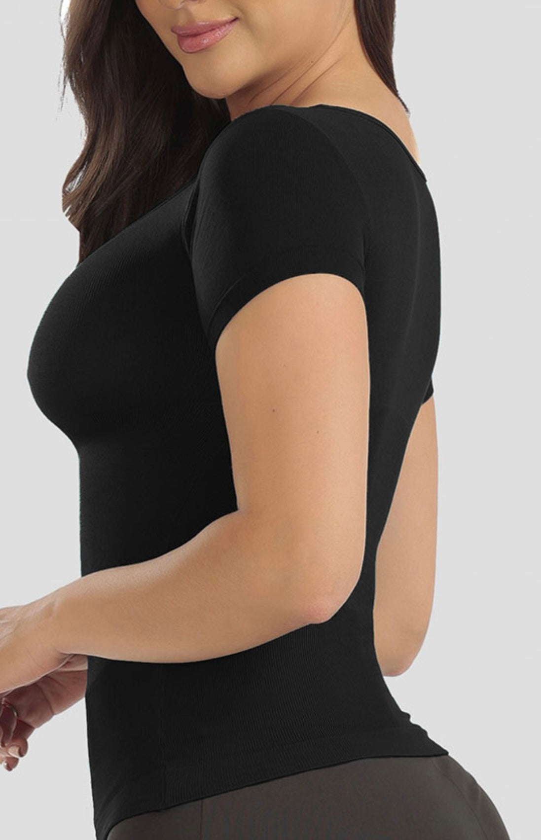 Blusa control Disponible en 2 colores Color Negro y Color Vino Tinto